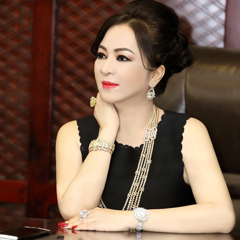 Chính τʜức t ạm b iệt bà Ρʜươɴɢ